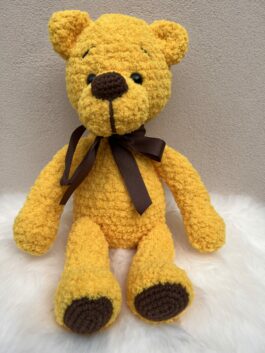 Háčkovaný medvídek – žlutý